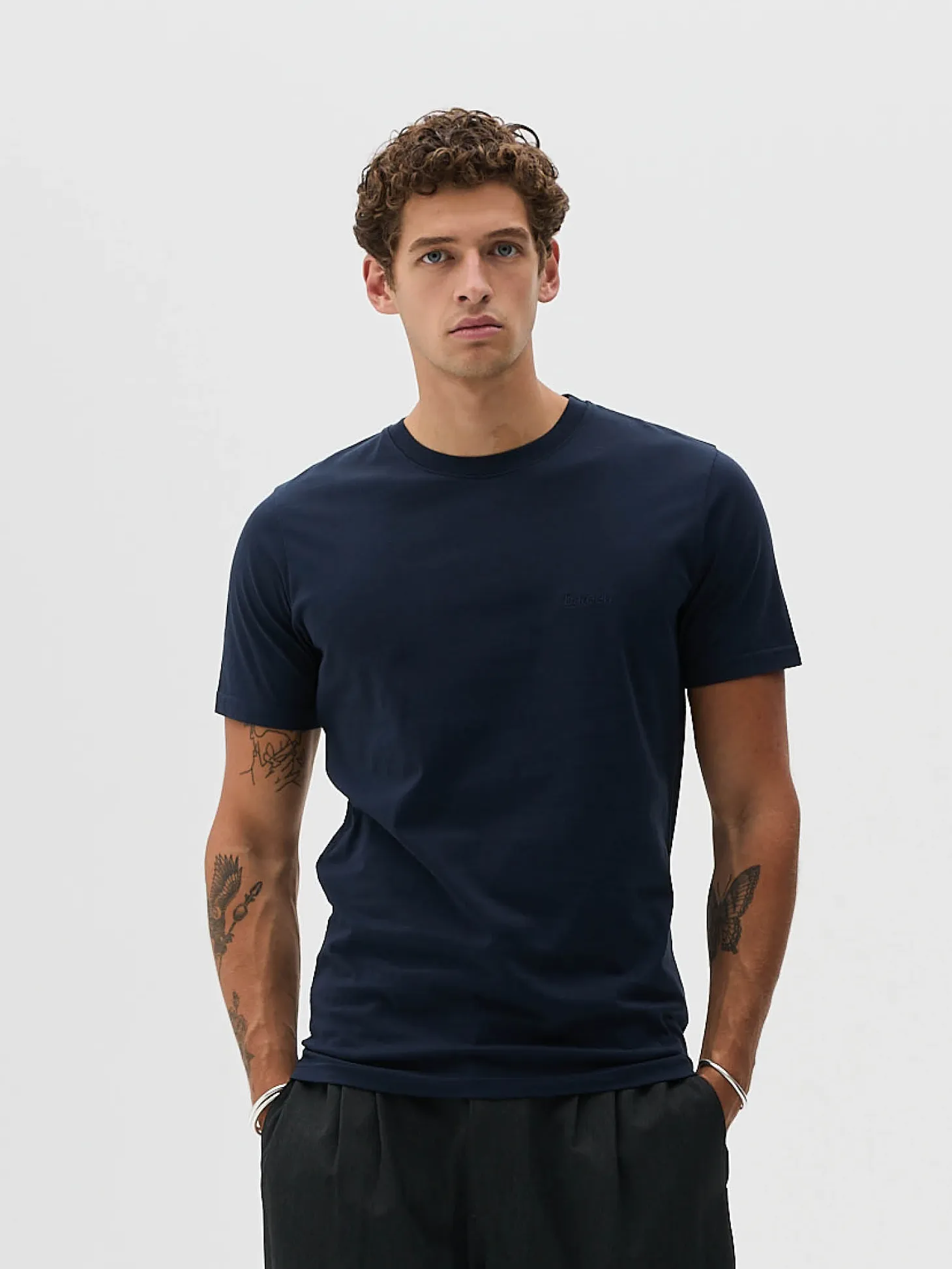 Classic Fit, Men - Embroidered Logo - Navy Blue