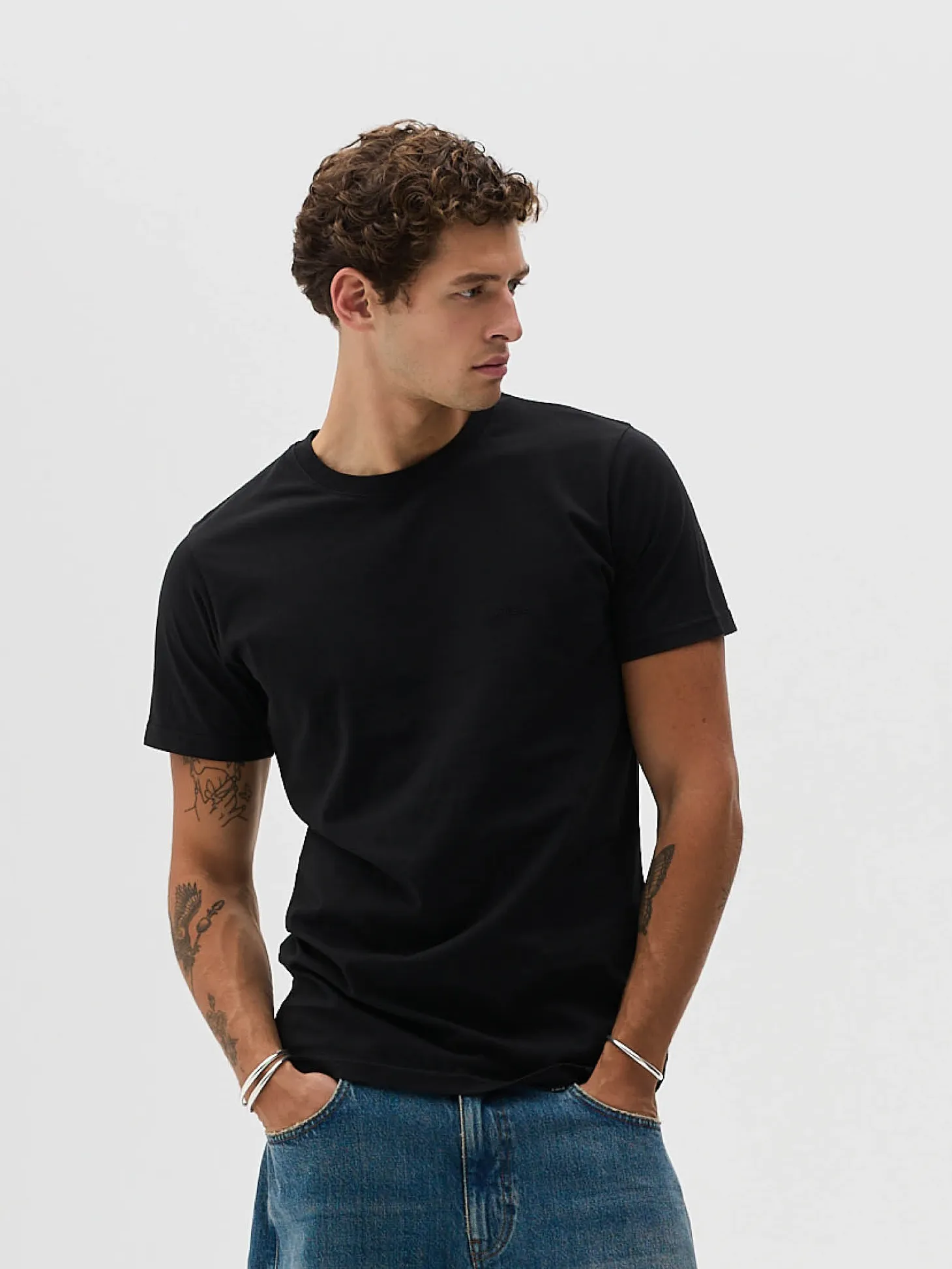 Classic Fit, Men - Embroidered Logo - Black